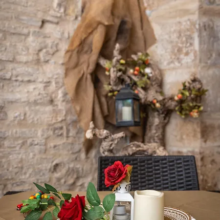 Agora' Nocleg ze śniadaniem 4*