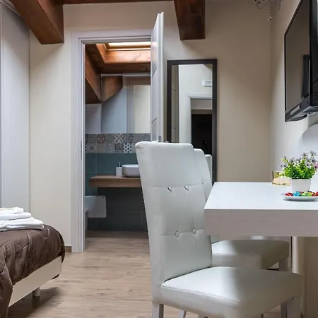 Agora' 4*