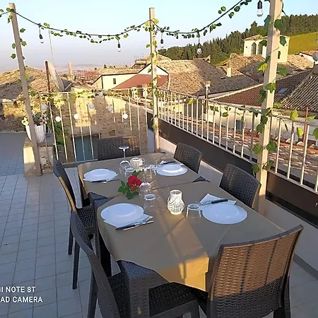 Oda ve Kahvaltı Agora' 4*